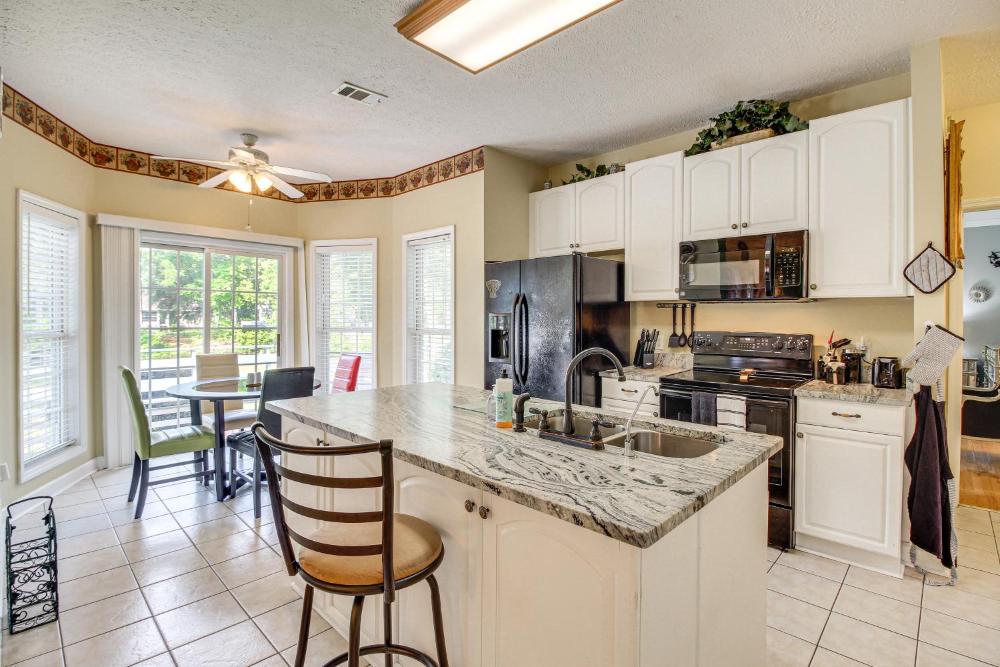 Spacious Richmond Hill Hideaway with Deck!